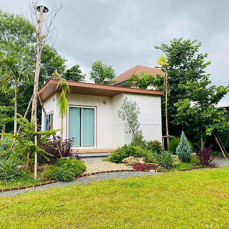 Homdoiintr Farmstay ฮ่อมดอยอินทร์ ฟาร์มสเตย์ Ban Huai Kaeo Exteriör bild
