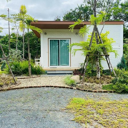 Homdoiintr Farmstay ฮ่อมดอยอินทร์ ฟาร์มสเตย์ Ban Huai Kaeo Exteriör bild