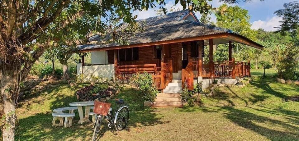 Homdoiintr Farmstay ฮ่อมดอยอินทร์ ฟาร์มสเตย์ Ban Huai Kaeo Exteriör bild