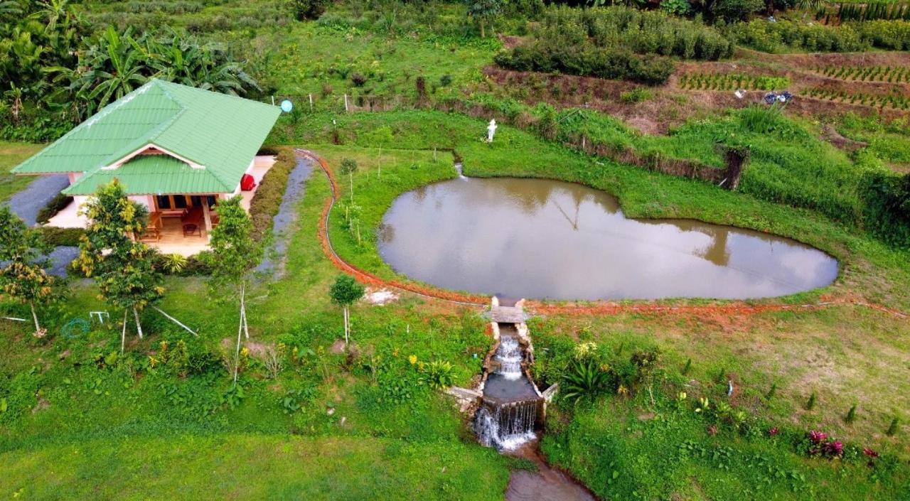 Homdoiintr Farmstay ฮ่อมดอยอินทร์ ฟาร์มสเตย์ Ban Huai Kaeo Exteriör bild