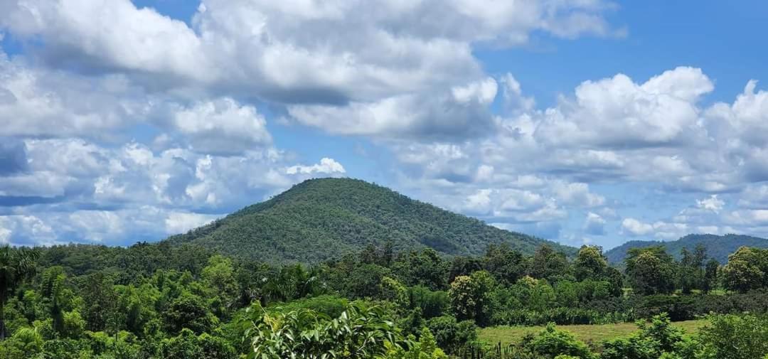 Homdoiintr Farmstay ฮ่อมดอยอินทร์ ฟาร์มสเตย์ Ban Huai Kaeo Exteriör bild